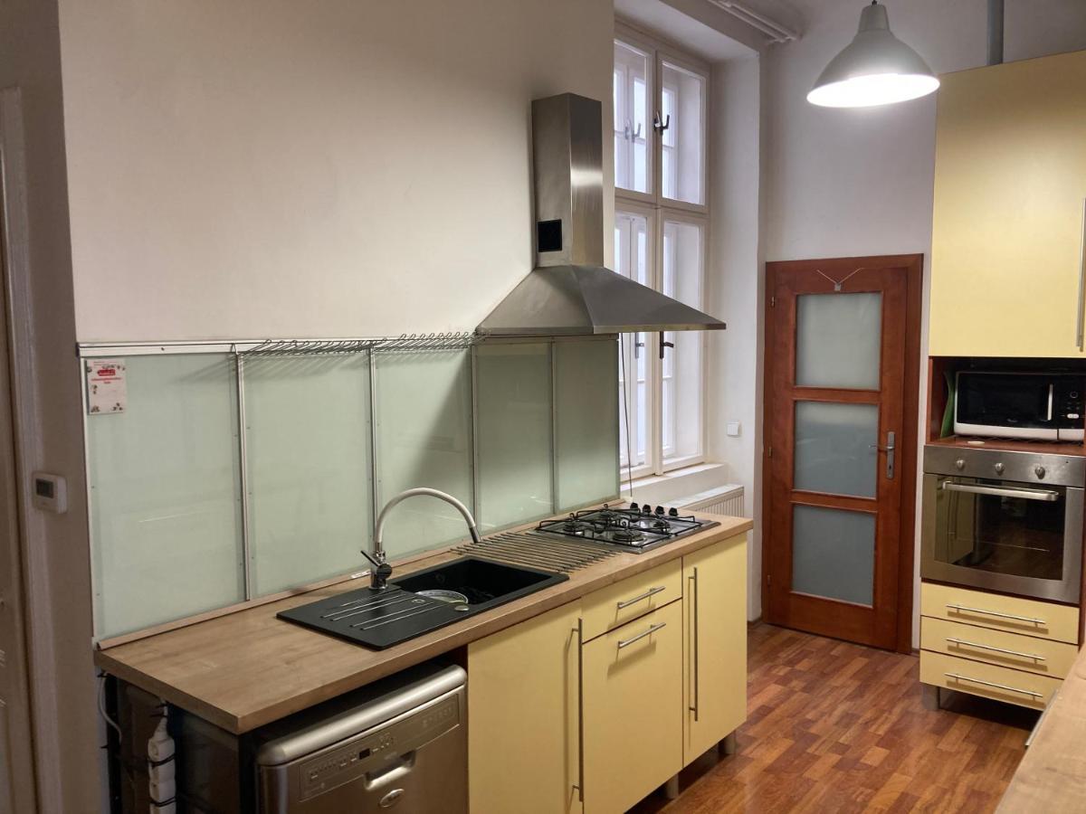 Downtown 3 Bdr Charm - Walk To All Attractions 브라티슬라바 외부 사진