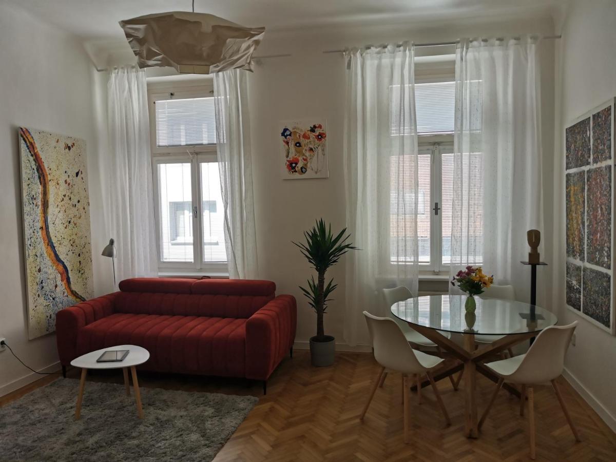 Downtown 3 Bdr Charm - Walk To All Attractions 브라티슬라바 외부 사진