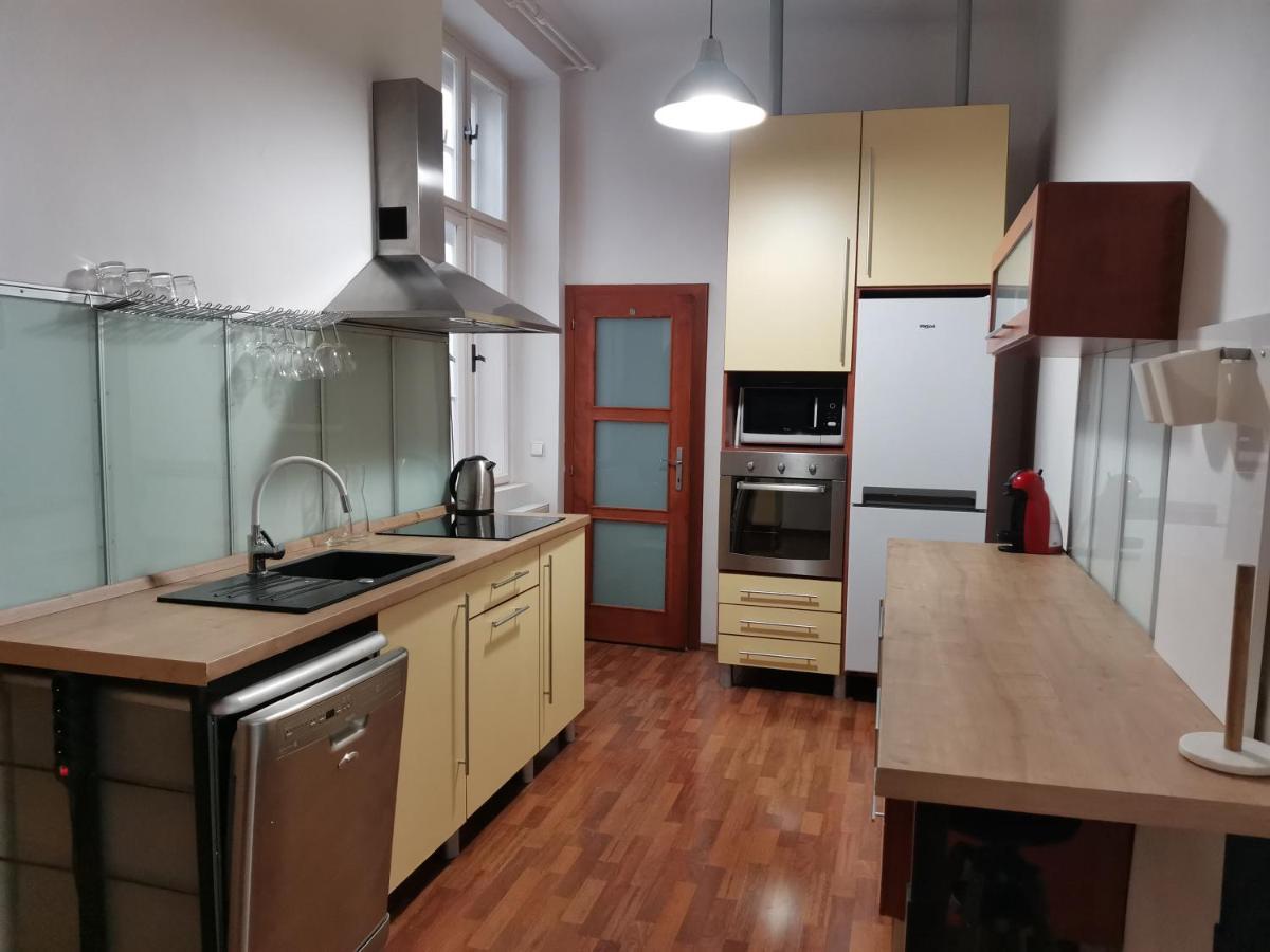 Downtown 3 Bdr Charm - Walk To All Attractions 브라티슬라바 외부 사진